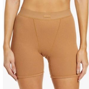 Skims boxer brief shorts color Ochre